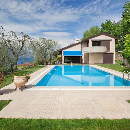 Villa Dismero-Un Oasi Di Lusso E Privacy Бренцоне сул Гарда Екстериор снимка